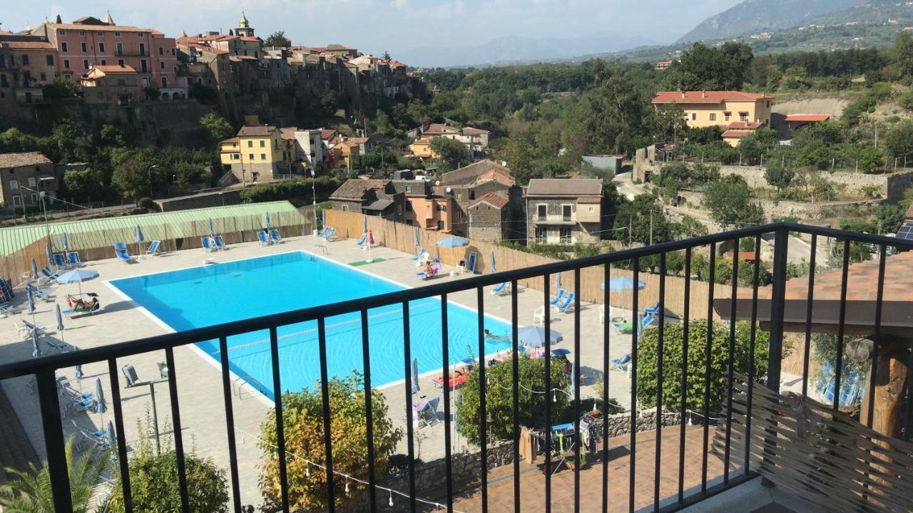 Le Rocce Bed and Breakfast SantʼAgata deʼ Goti Buitenkant foto