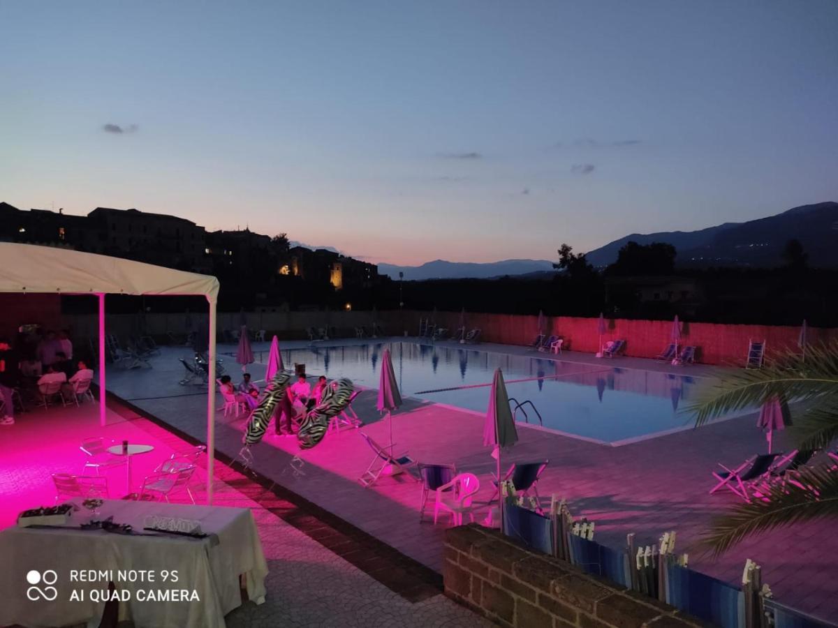 Le Rocce Bed and Breakfast SantʼAgata deʼ Goti Buitenkant foto