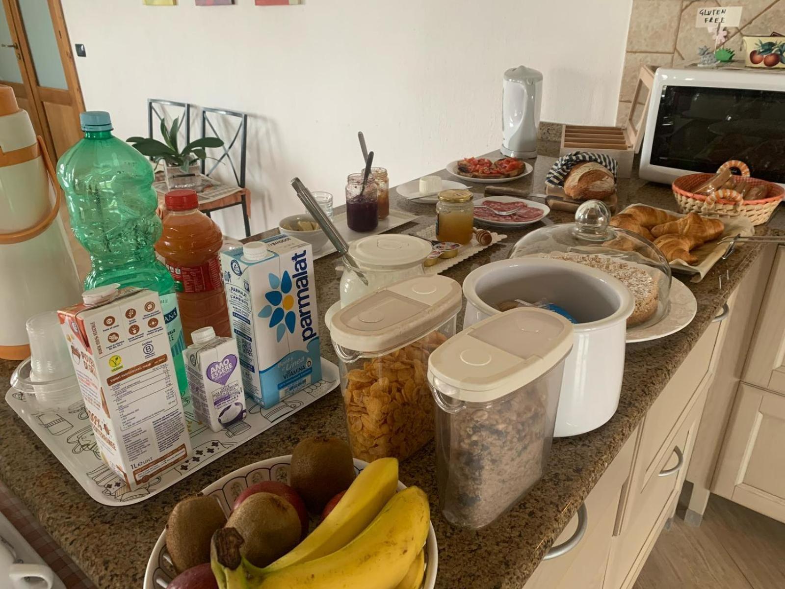 Le Rocce Bed and Breakfast SantʼAgata deʼ Goti Buitenkant foto